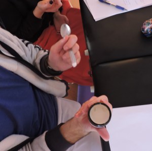 Crema con cera de abejas...