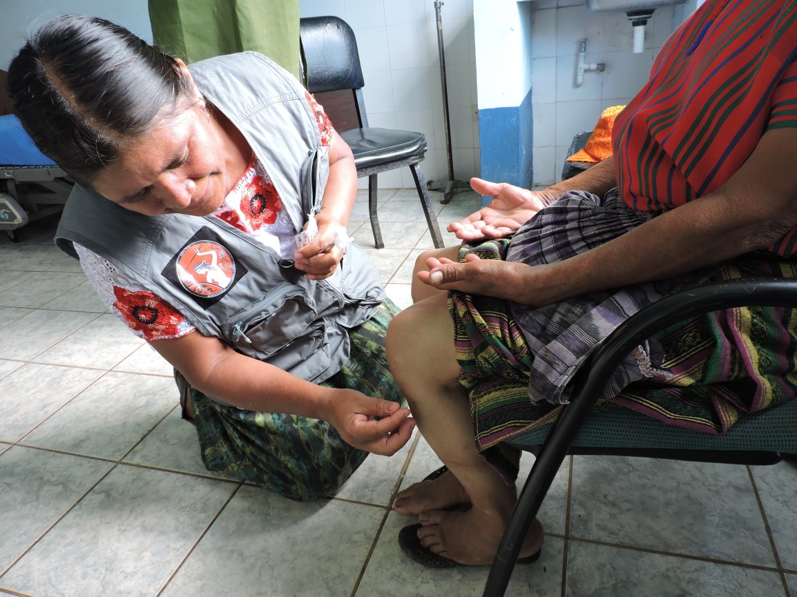 Comadrona y acupuntora descalza Juana&nbsp;Cedillo